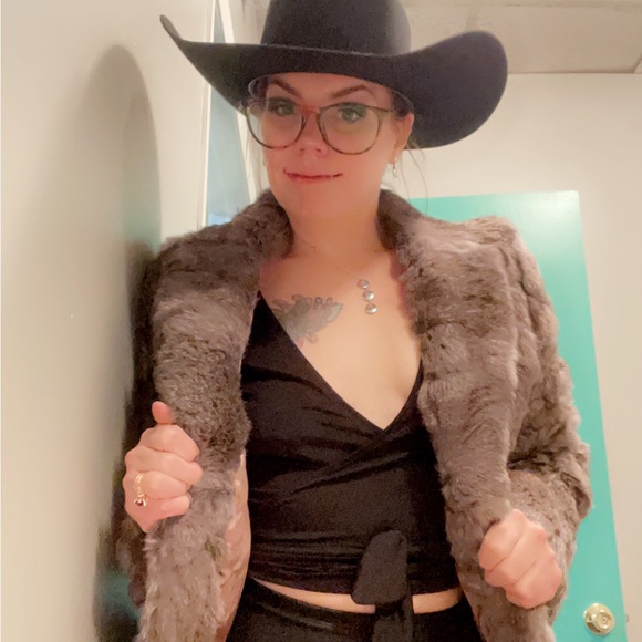 Meet your Posher, Racheal - Picture 3 of 3